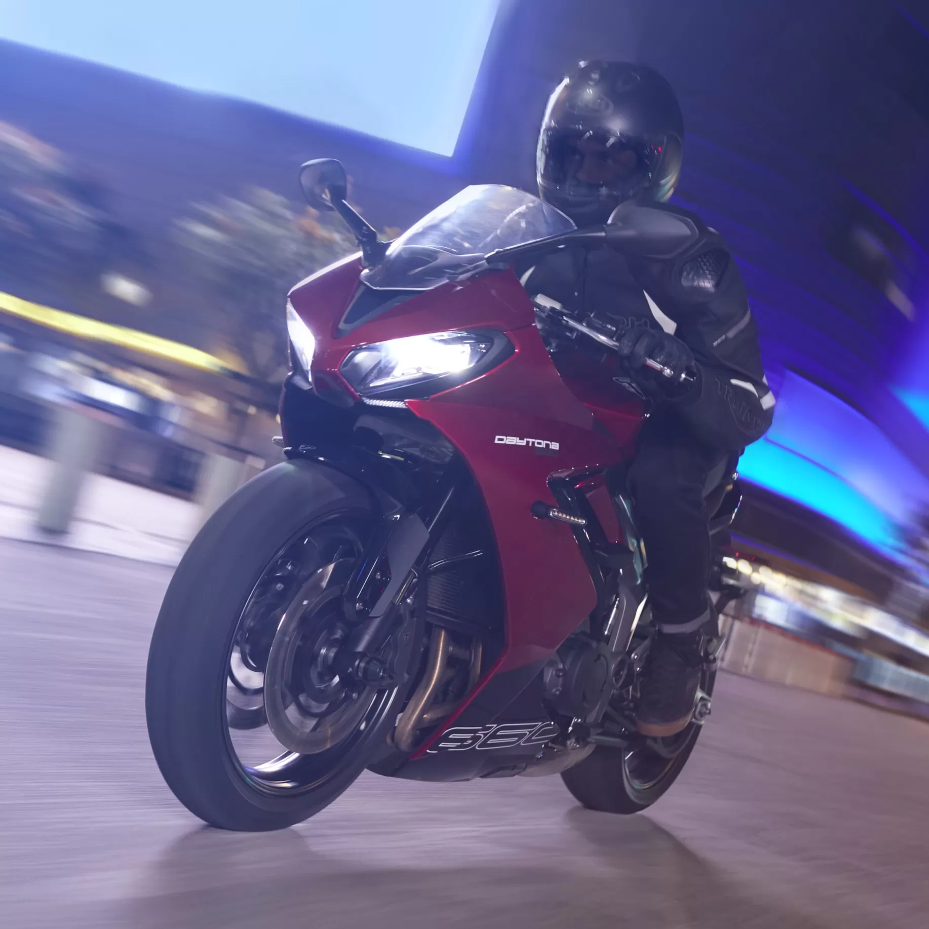 Triumph Daytona 660 Carnival Red