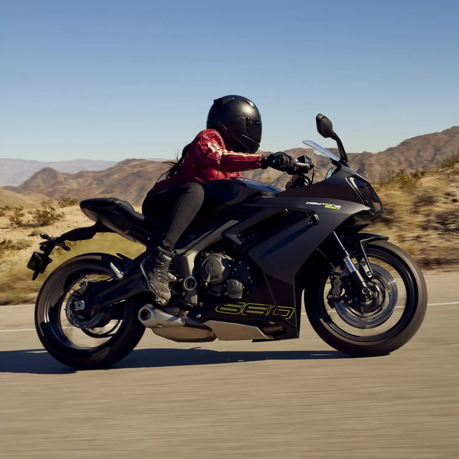 Triumph Daytona 660 On Road