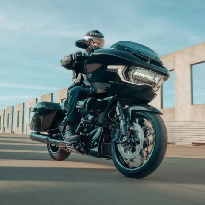 2024 Harley-Davidson Road Glide ST Raven Metallic