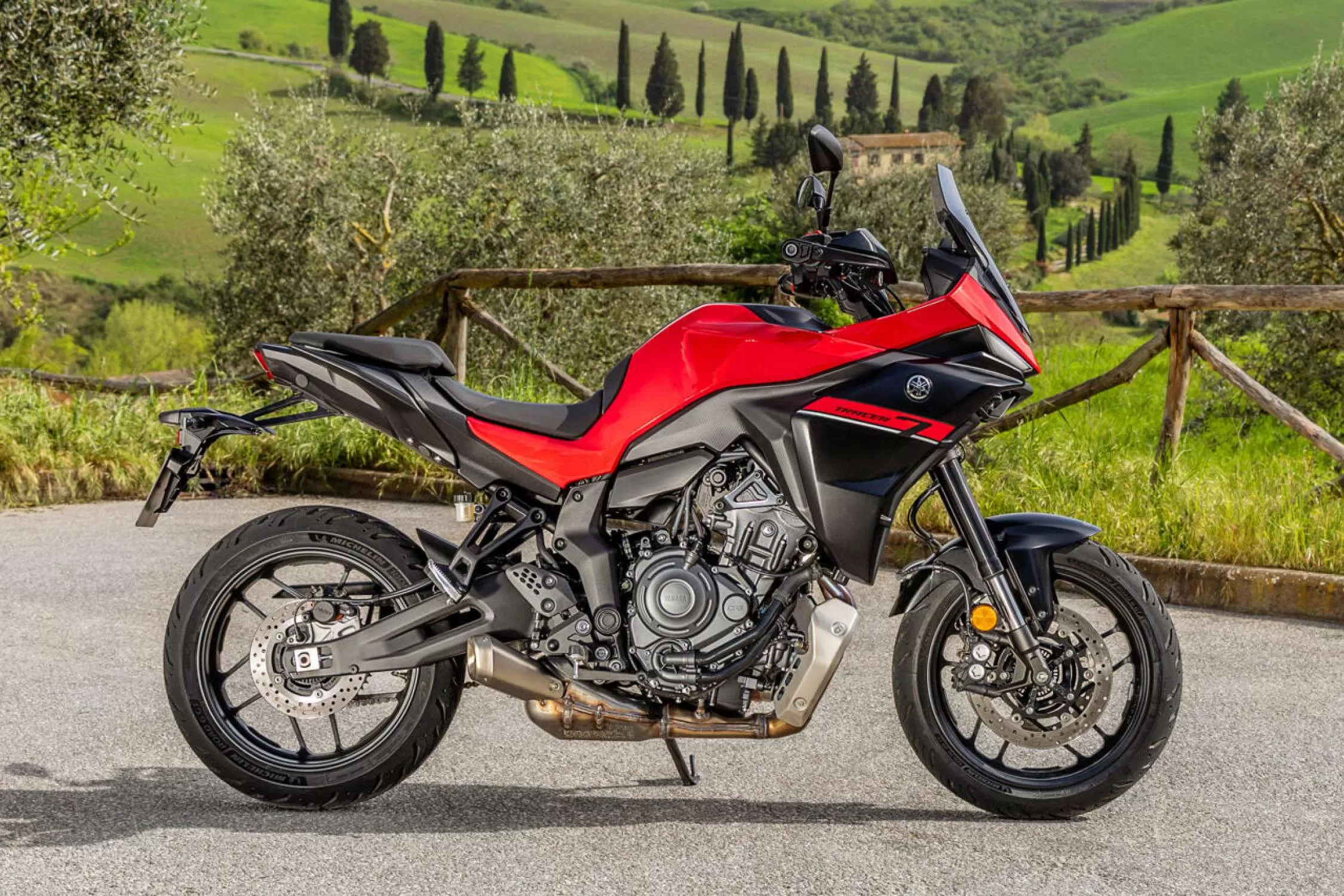 2025 Yamaha TRACER 7