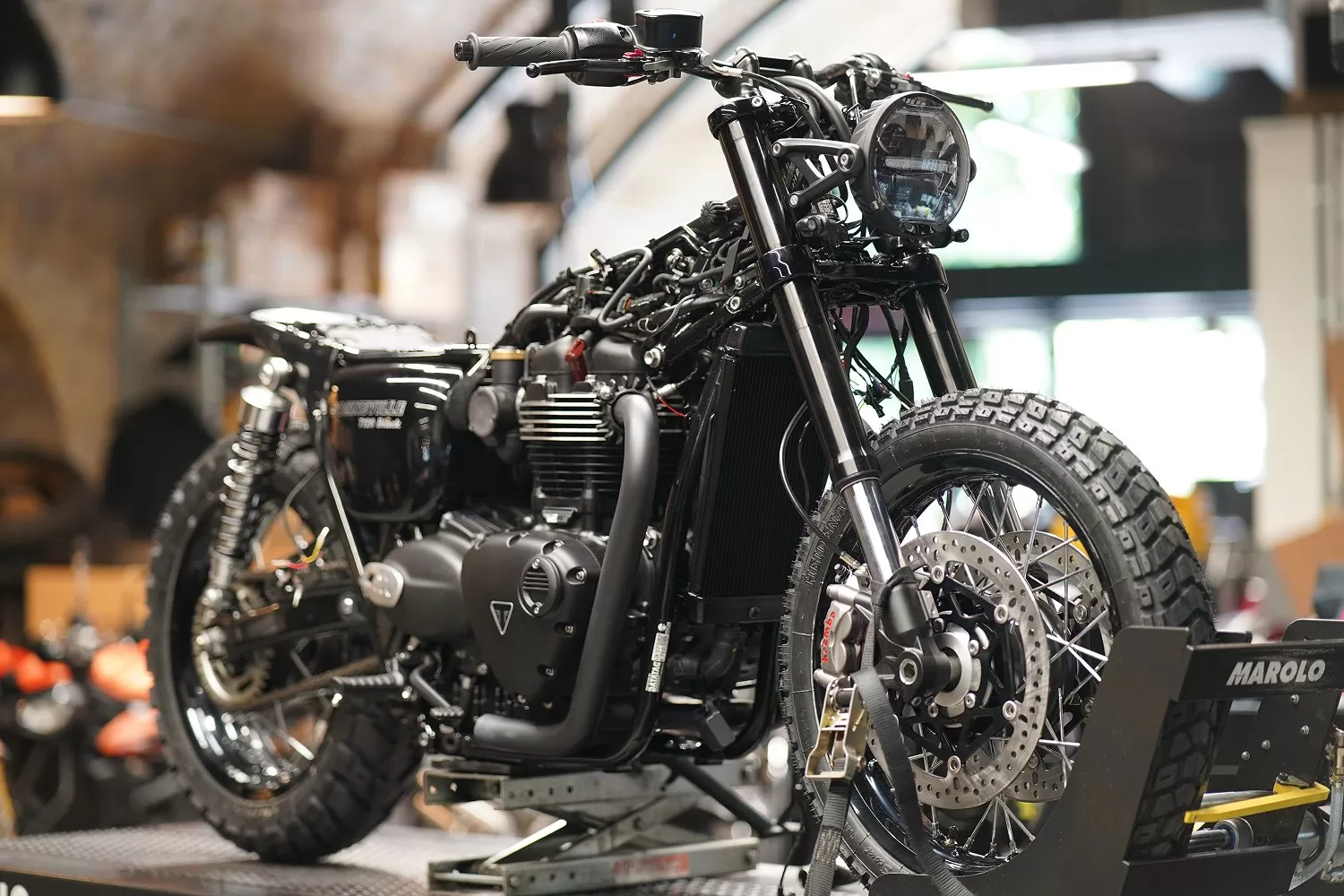 Raven T120 built at Triumph London. Stockwell Design custom Triumph Bonneville with Öhlins suspension and Brembo stopping power.