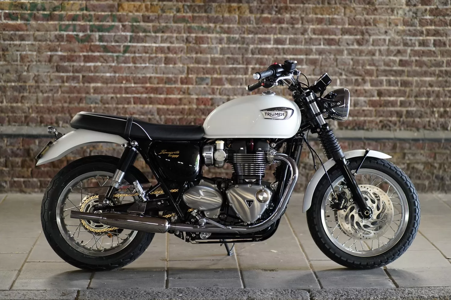 Custom Triumph Bonneville T120 Twiggy Triumph London Stockwell Design