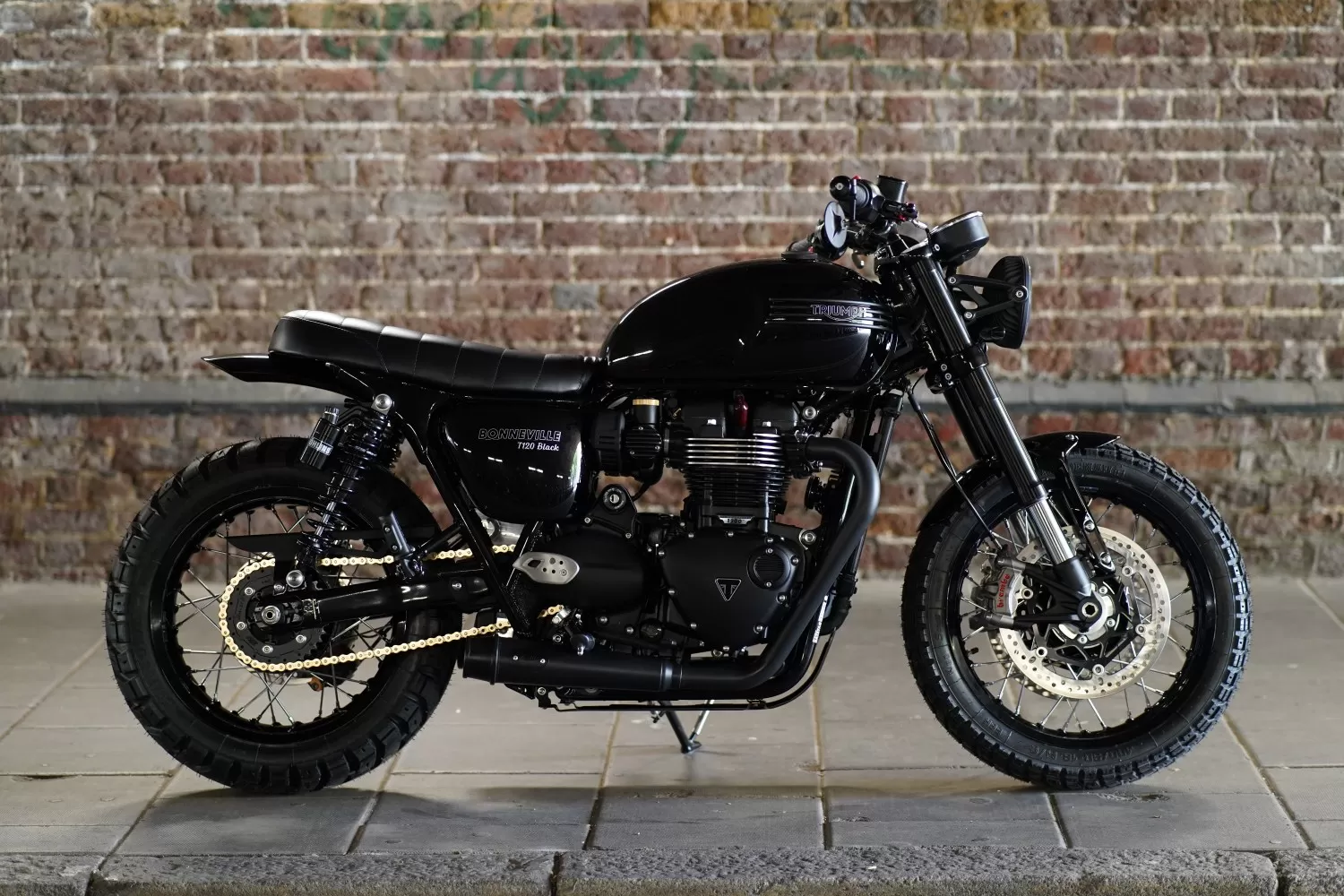Custom Triumph Bonneville T120 Raven Triumph London Stockwell Design