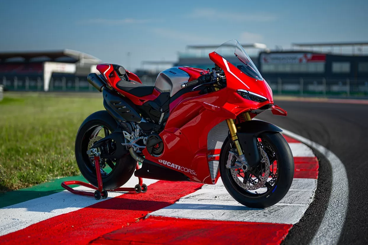 New Ducati Panigale V4 R London
