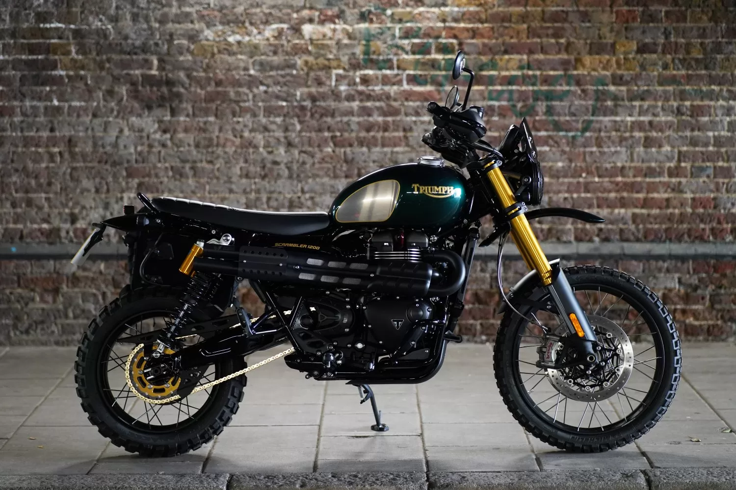Custom Triumph Obsidian Scrambler McQueen LIND Stockwell Design