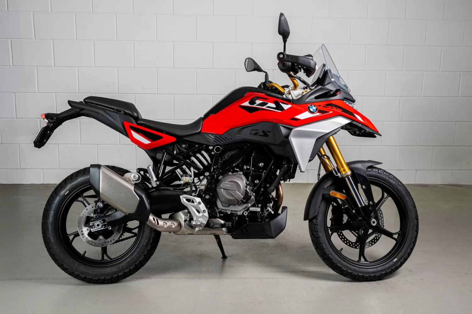 2026 BMW F 450 GS Welwyn Red