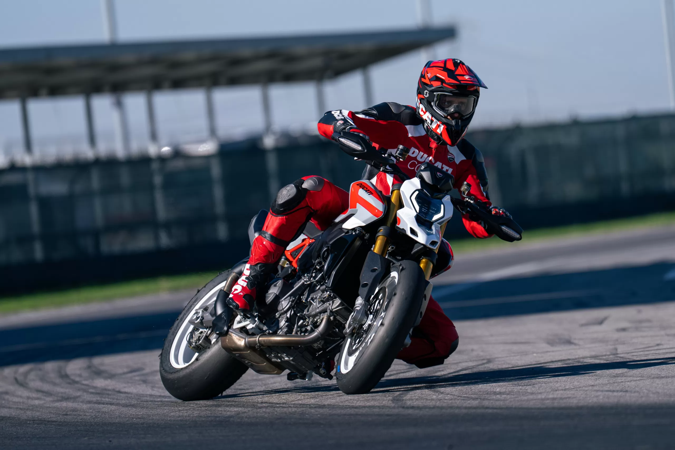 Ducati Hypermotard V2 2026