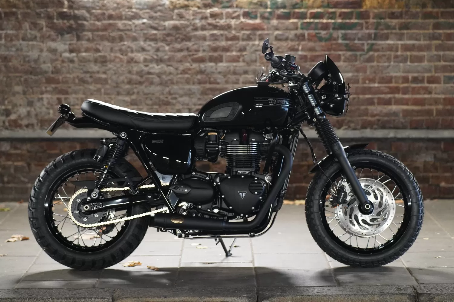 Custom Black T120 Dakota London LIND Stockwell Design