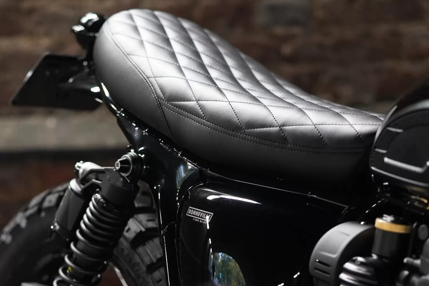 The Custom Triumph Dakota T120 Stitched Seat