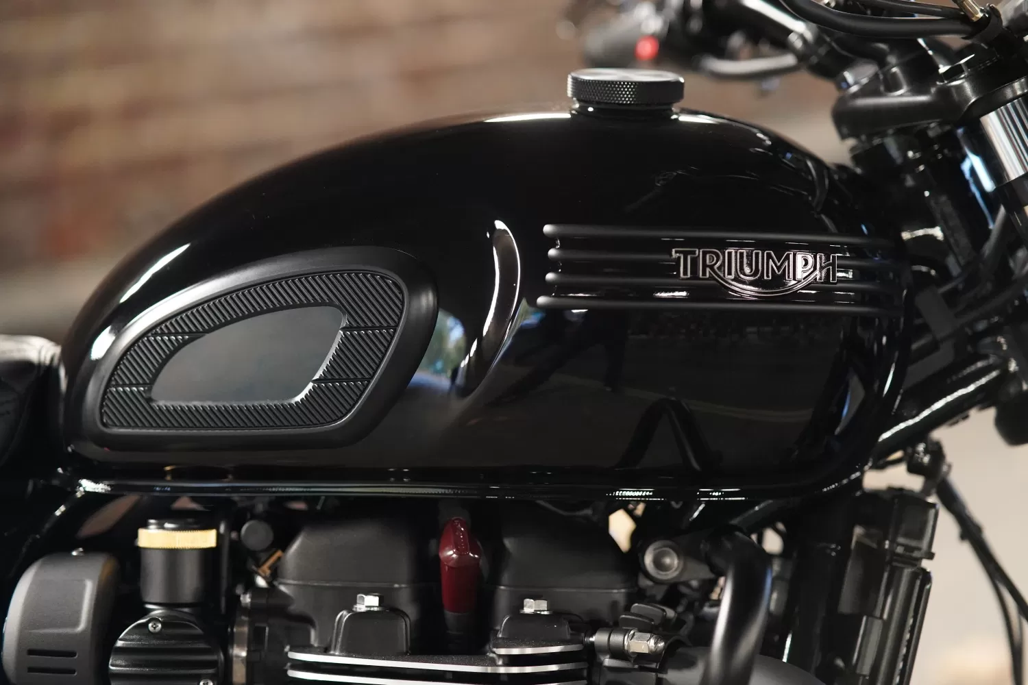 Custom Triumph Dakota T120 Tank by Stockwell Design