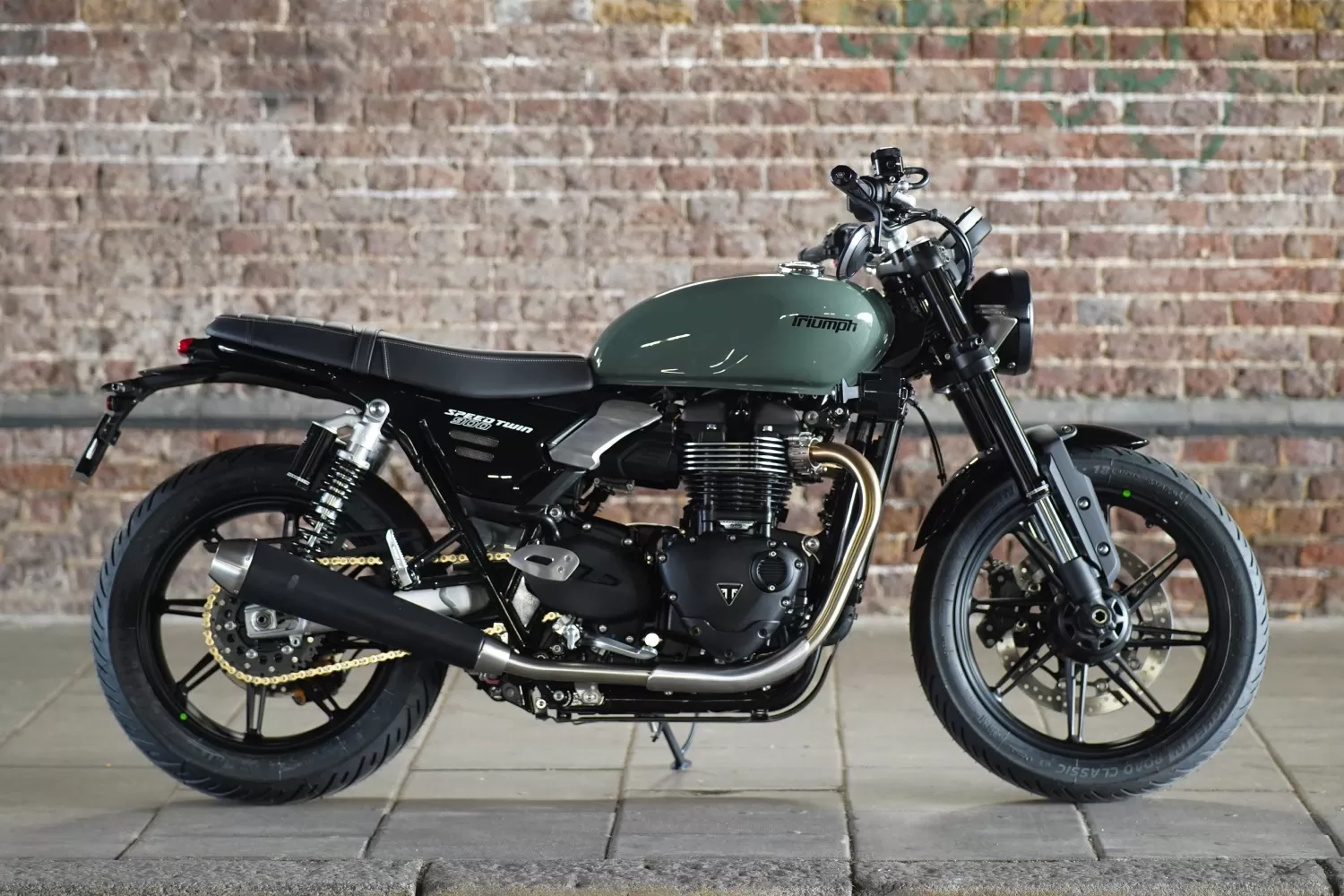 Custom Triumph Alchemist Thruxton RS by LIND x Stockwell Design at Triumph London