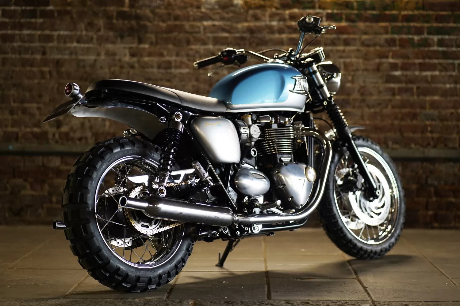 Custom Triumph T120 Whiskey Blue V2 LIND x Stockwell Design