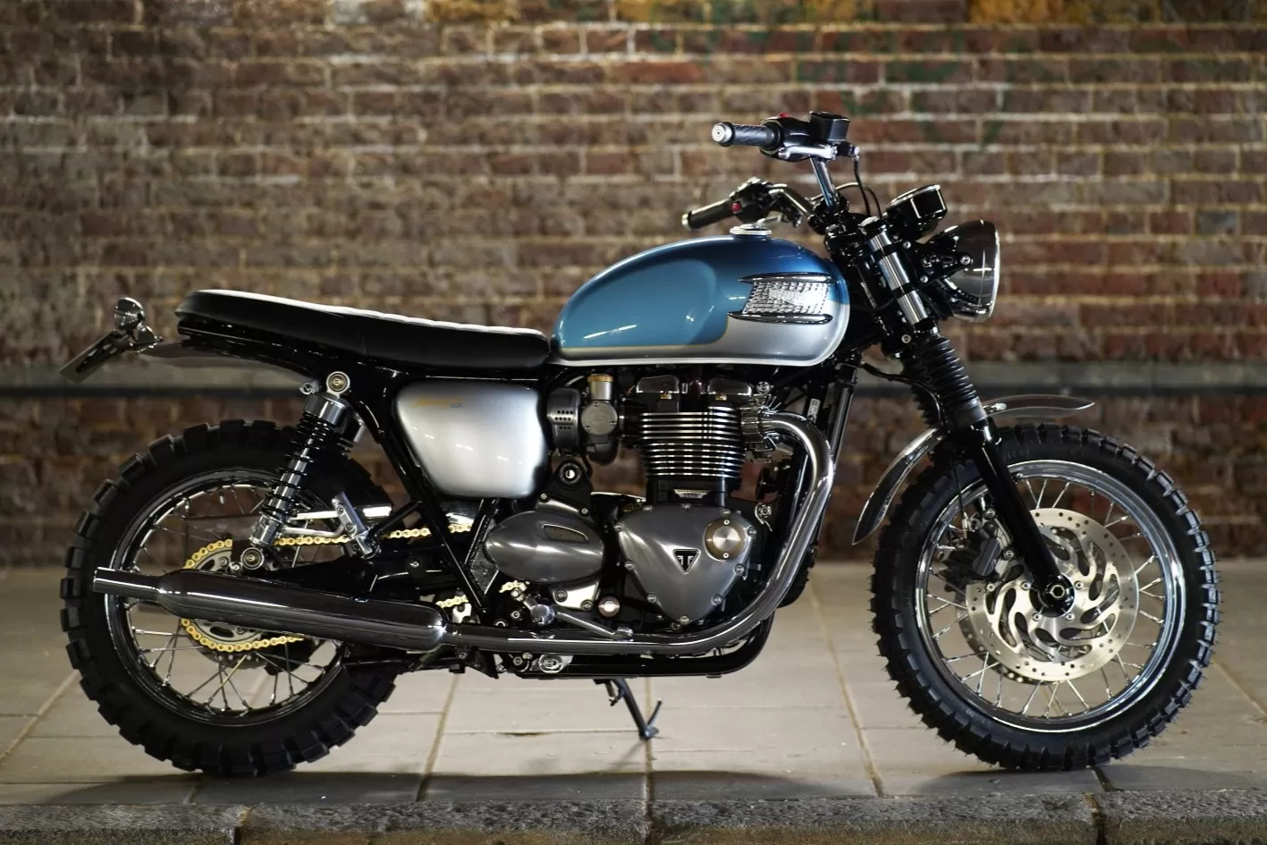 Custom Triumph T120 Whiskey Blue V2 LIND x Stockwell Design