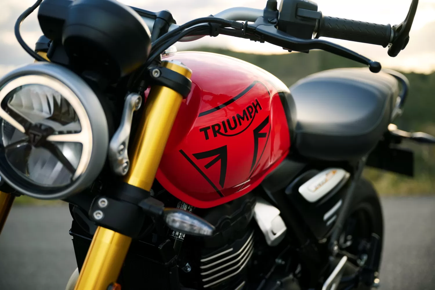 MY27 Triumph Speed 400 in Racing Red