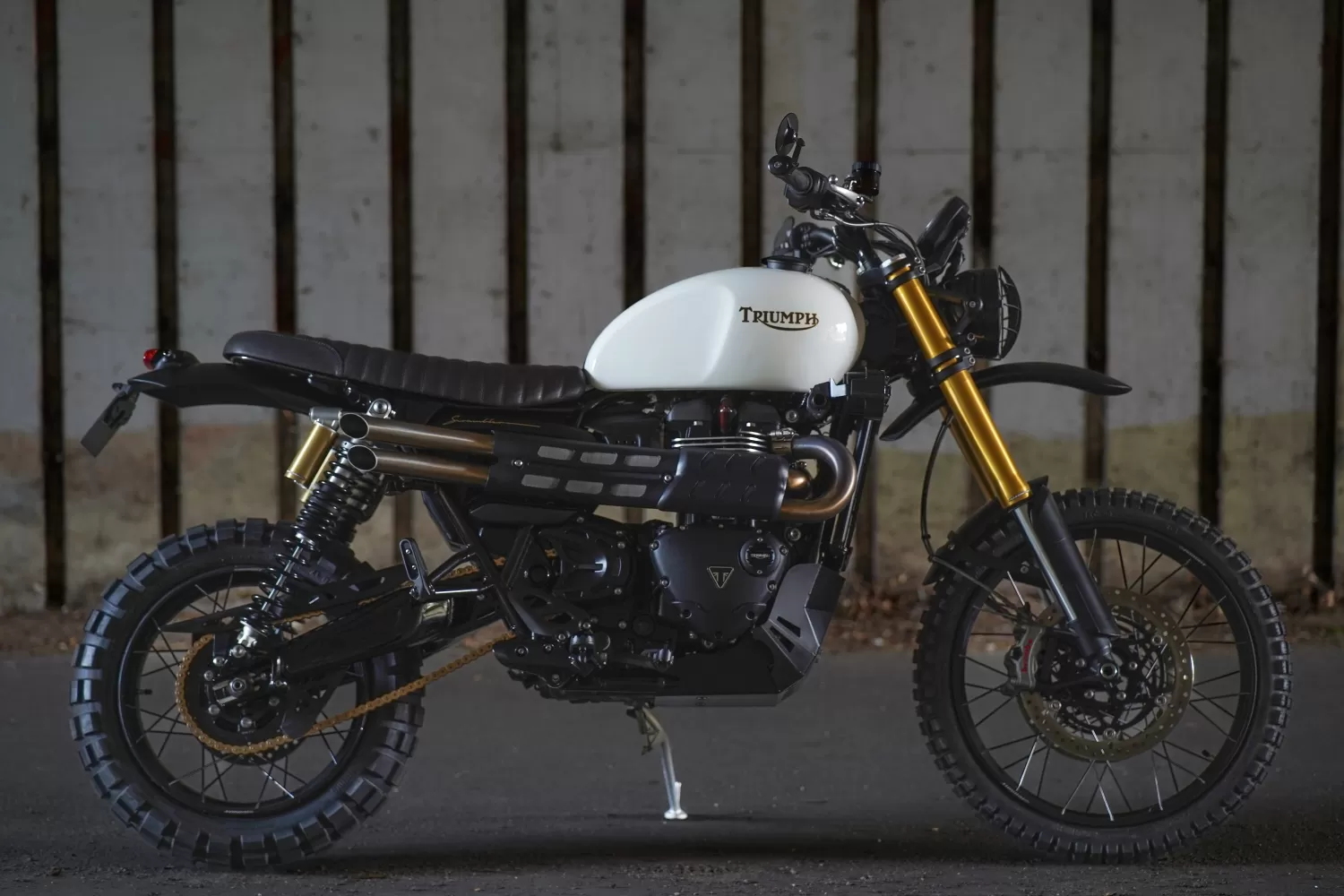 Custom Triumph Scrambler 1200 Overland Roger - Stockwell Design