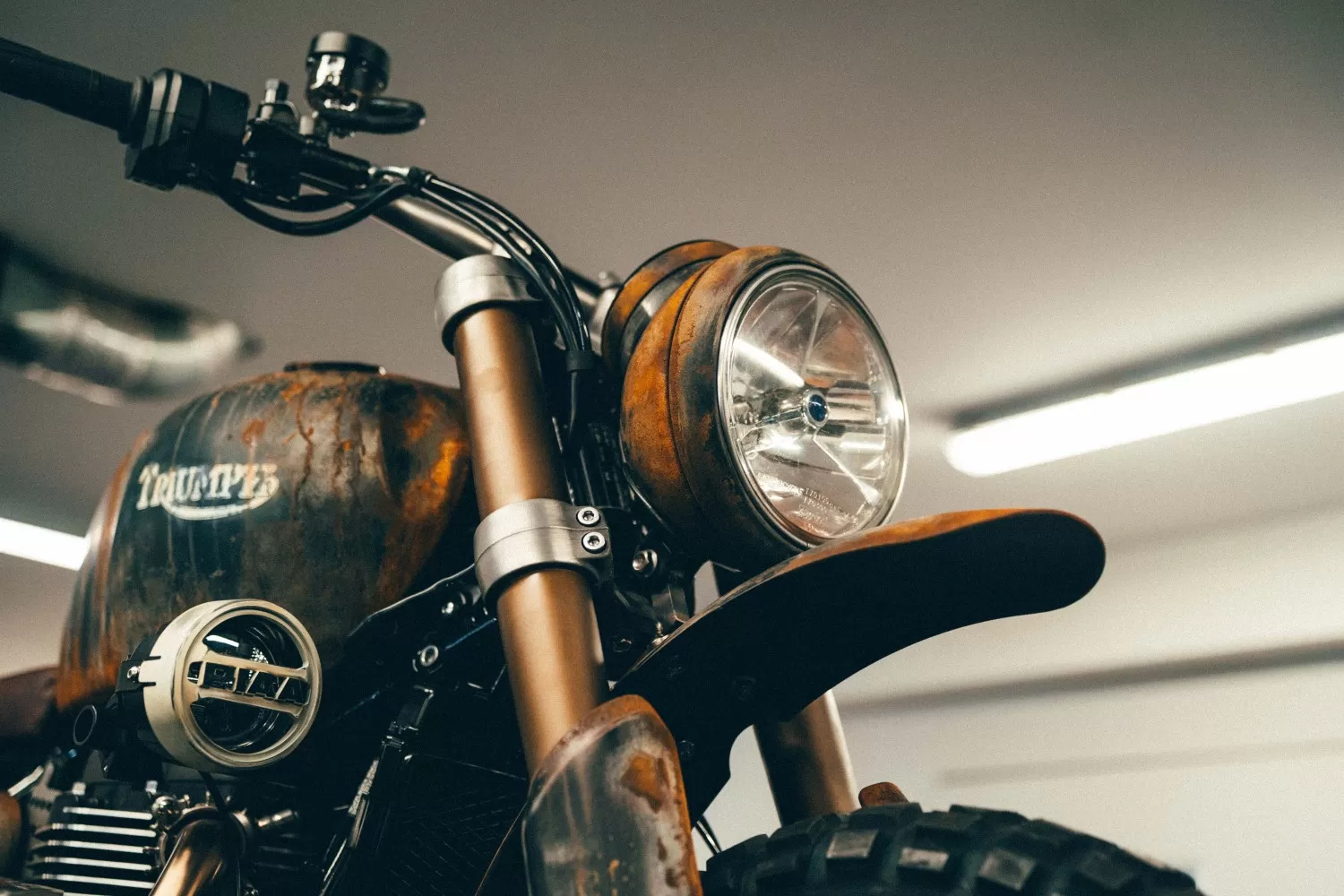 Custom Triumph AERO 765RS by LIND x Stockwell Design