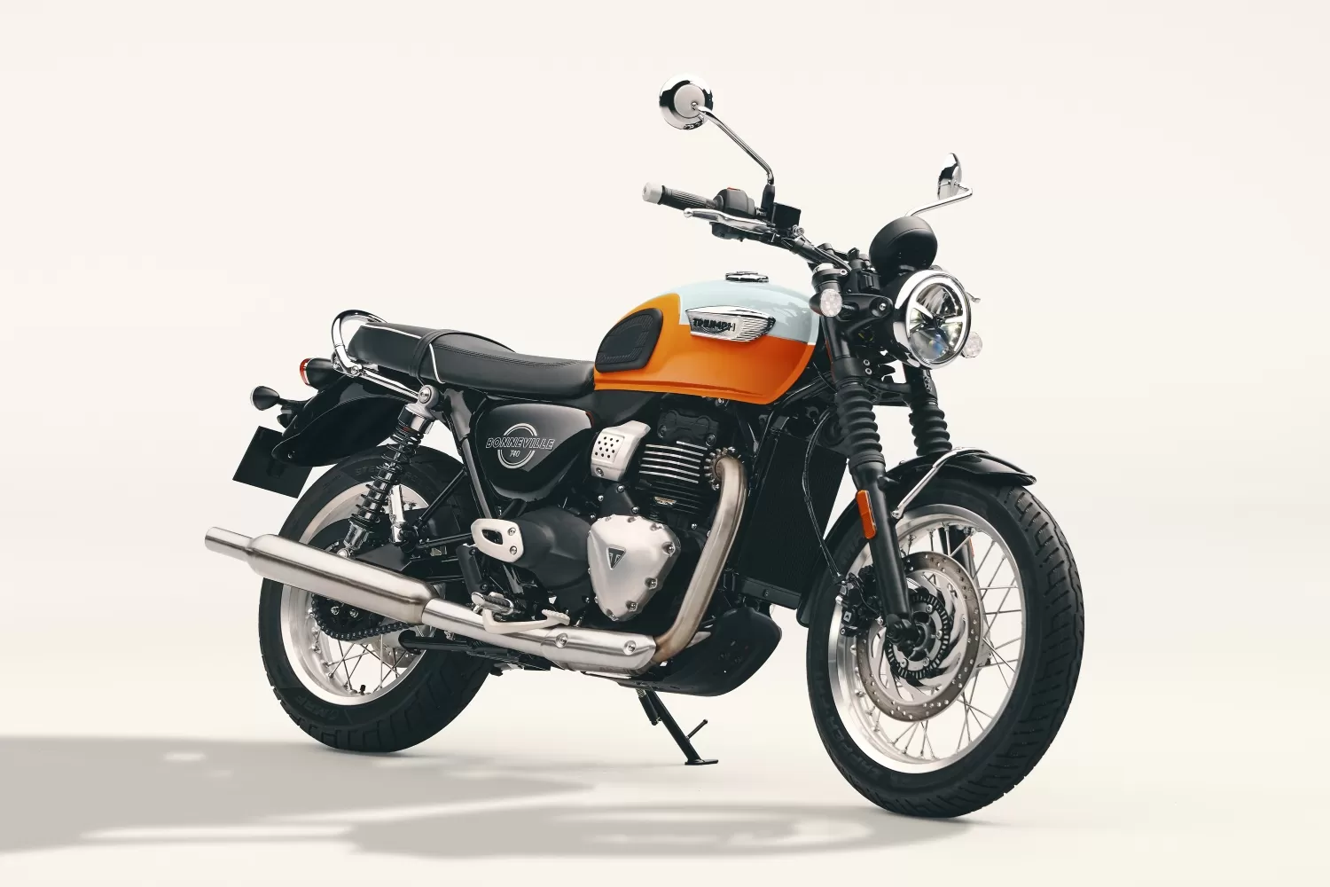 Triumph unveil new Bonneville T40 and T40 Black Models for 2027