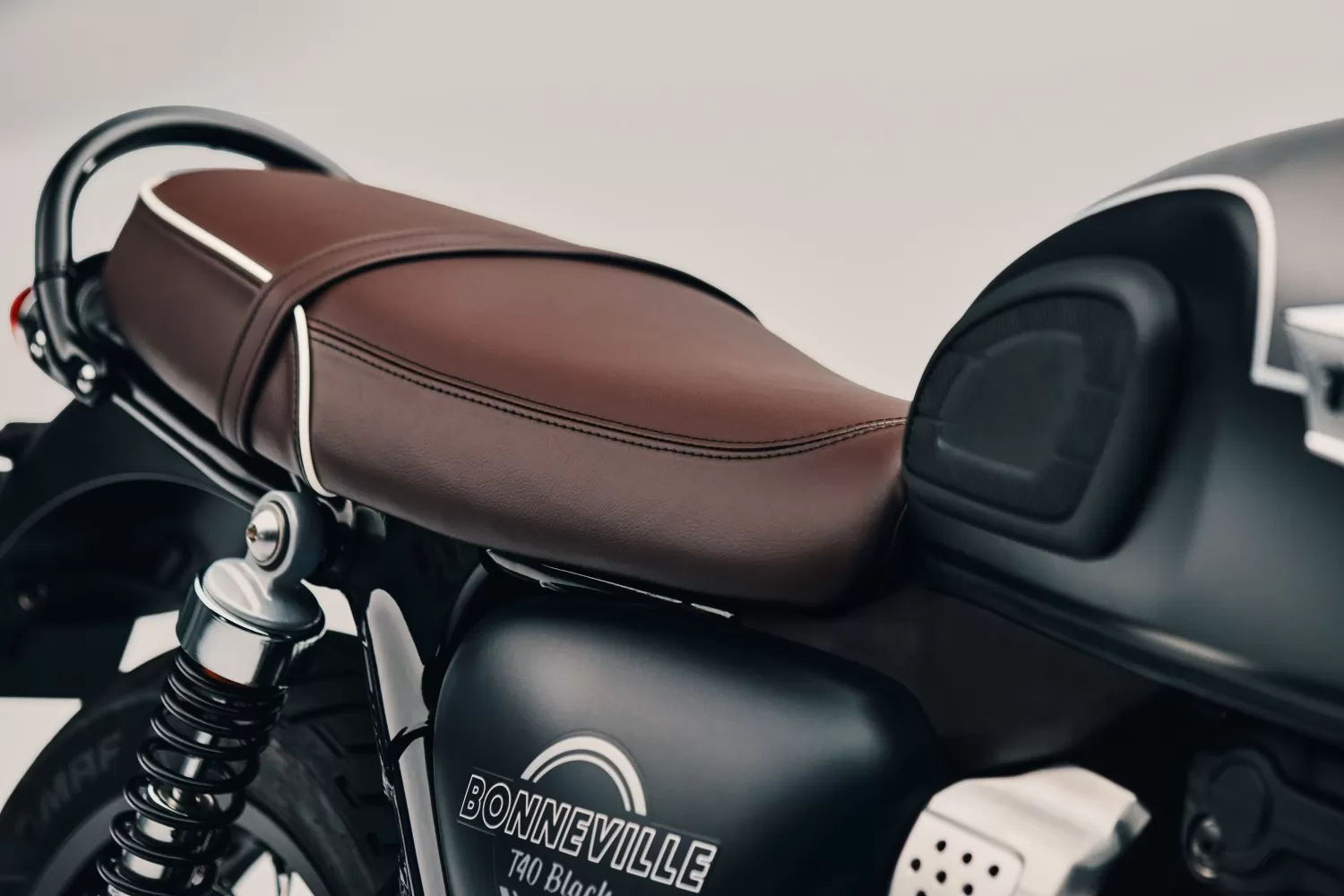 Triumph unveil new Bonneville T40 and T40 Black Models for 2027
