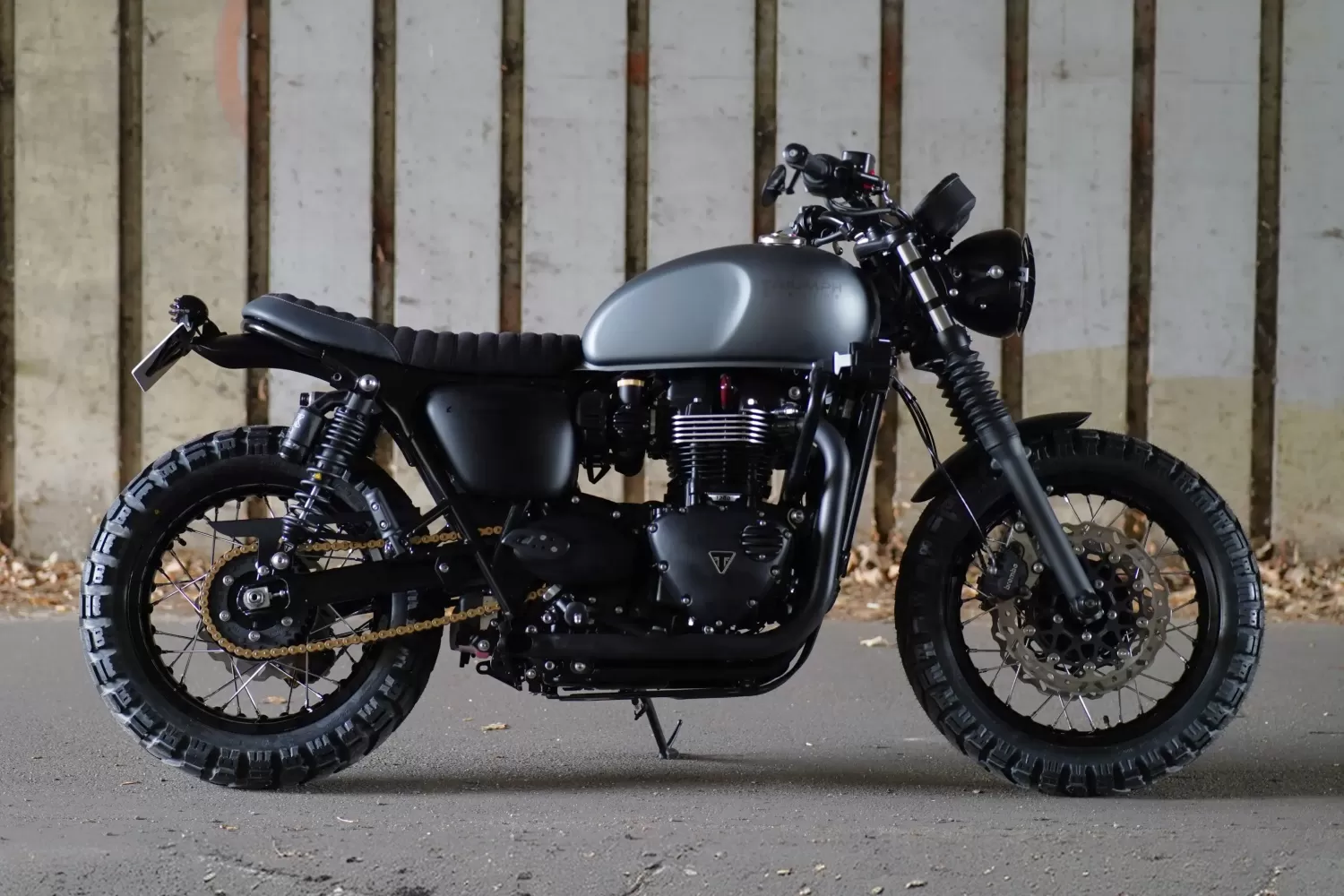 Custom Triumph Spectre T120B by LIND x Stockwell Design and Triumph West London Custom Triumph Spectre T120B by LIND x Stockwell Design and Triumph West London