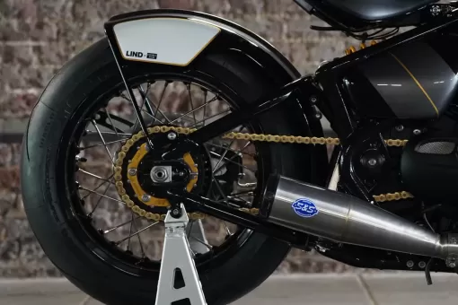 custom-triumph-bonneville-bobber-rr-stockwell-design-wheel.jpg