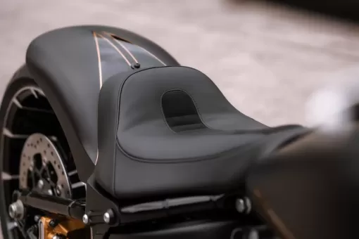 custom-harley-davidson-breakout-midnight-stockwell-design-7.jpg