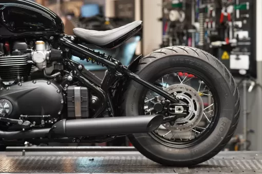 custom-triumph-sanei-bobber-stockwell-design-3.jpg
