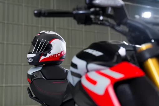 ducati-diavel-v4-rs-front-angle-muscle-bike.jpg