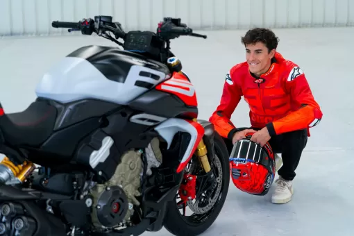 ducati-diavel-v4-rs-with-marc-marquez-street-style.jpg