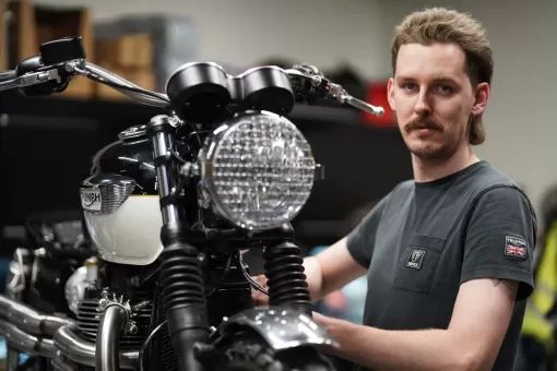 sam-j-james-custom-t120-workshop-triumph-london.jpg