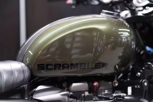 lind-stockwell-custom-trimph-pine-scrambler-workshop-tank.jpg