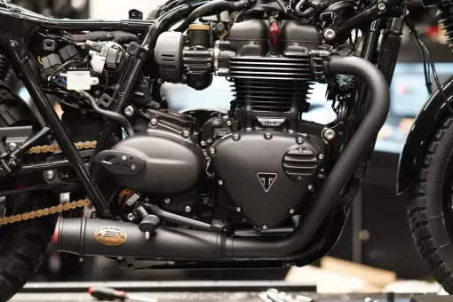custom-black-t120-dakota-london-lind-stockwell-design-zard.JPG