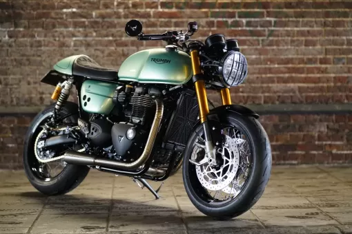 custom-triumph-alchemist-thruxton-rs-by-lind-x-stockwell-design-at-triumph-london-11.jpg