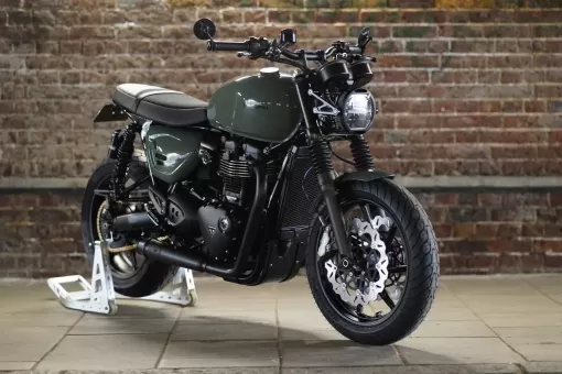 custom-highland-speed-twin-at-triumph-london-by-stockwell-design-6.jpg