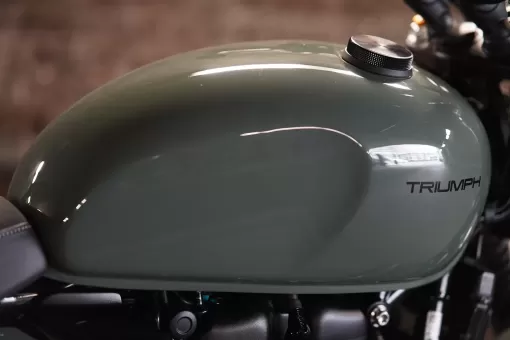 custom-highland-speed-twin-at-triumph-london-by-stockwell-design-7.jpg