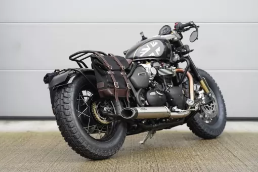 custom-cotswolds-tfc-bobber-by-stockwell-design-at-triumph-north-london-2.jpg