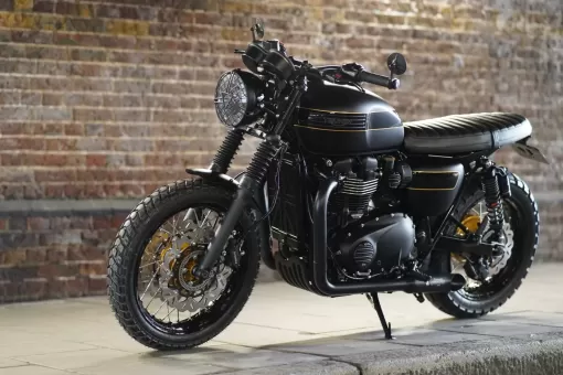 custom-triumph-banshee-t120-by-lind-x-stockwell-design-at-triumph-london-5.jpg