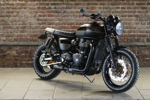 custom-triumph-banshee-t120-by-lind-x-stockwell-design-at-triumph-london-8.jpg