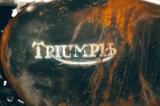 custom-triumph-hell-bitch-scrambler-900-by-stockwell-design-for-triumph-originals-2026-opt7.jpg