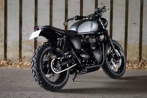 custom-triumph-spectre-t120b-by-stockwell-design-and-triumph-west-london-04.jpg