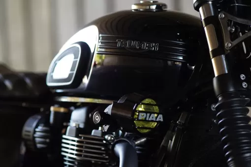 custom-triumph-bullitt-t120-by-stockwell-design-and-triumph-west-london-17.jpg