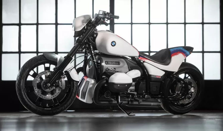 R18 motorcycle outlet
